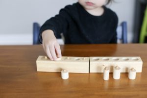 モンテッソーリ教育の特徴・教育内容、教具（おもちゃ）と「おしごと」